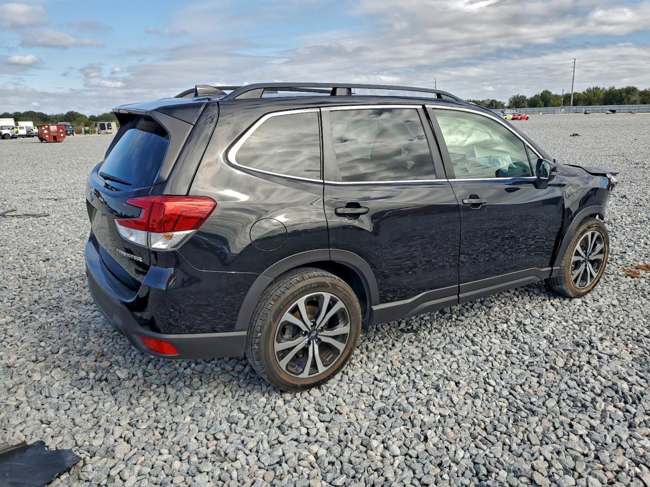2021 SUBARU FORESTER LIMITED photo 3