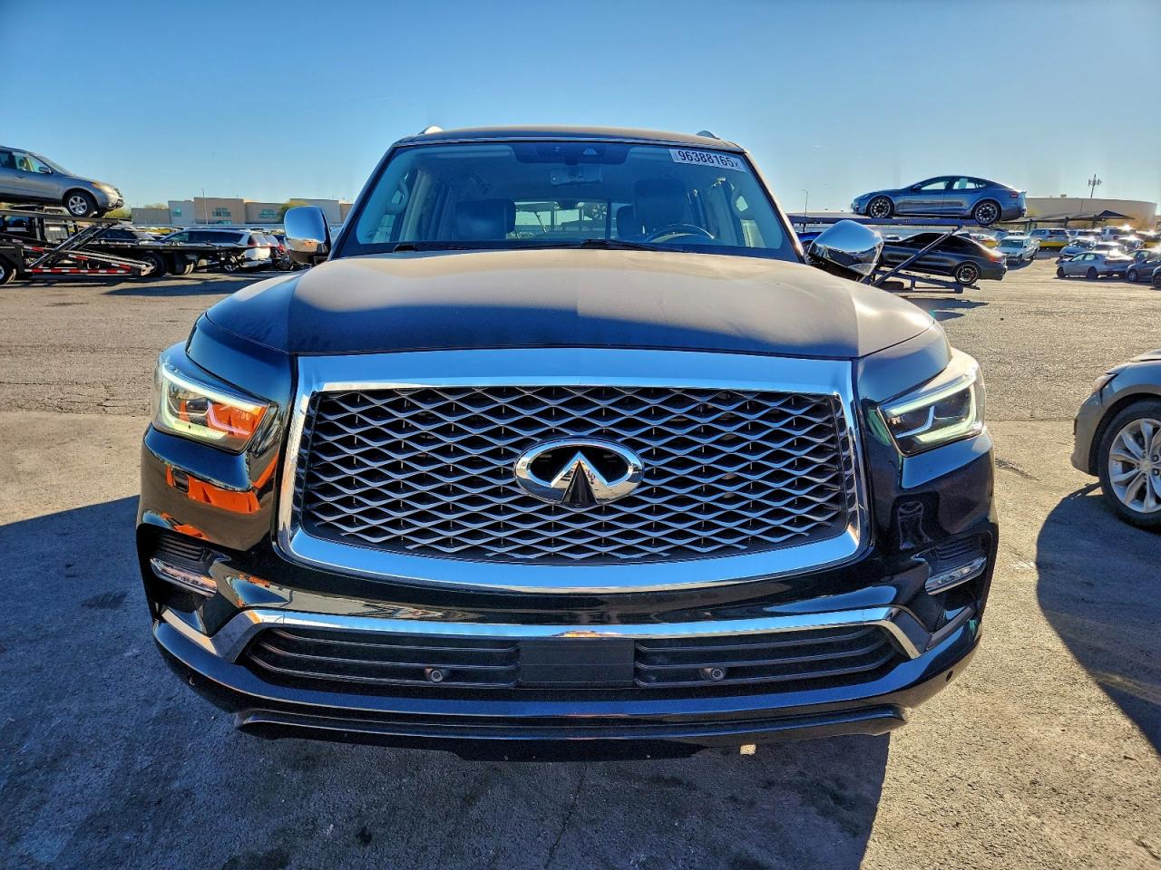 2019 INFINITI QX80 LUXE photo 9