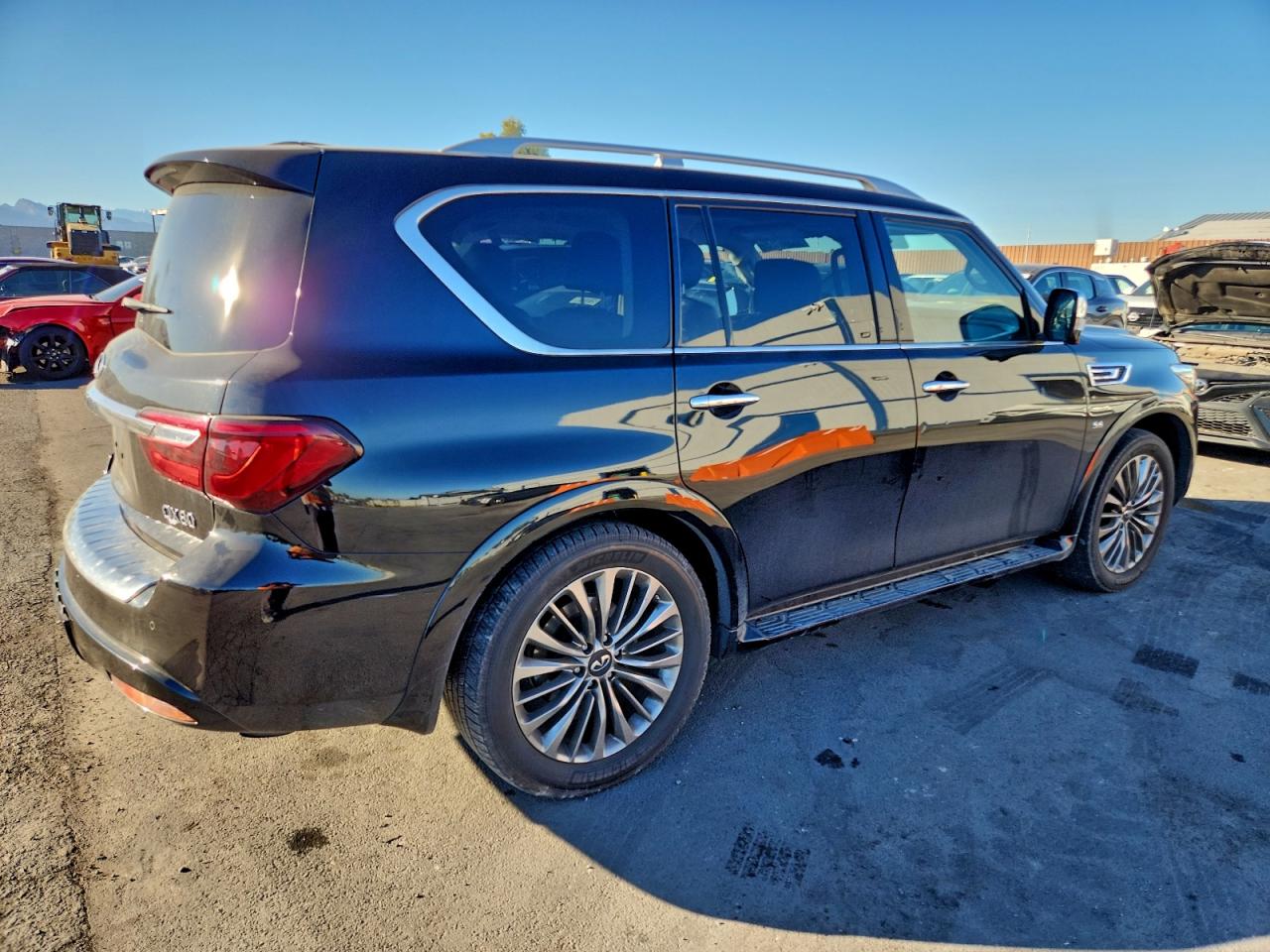 2019 INFINITI QX80 LUXE photo 5
