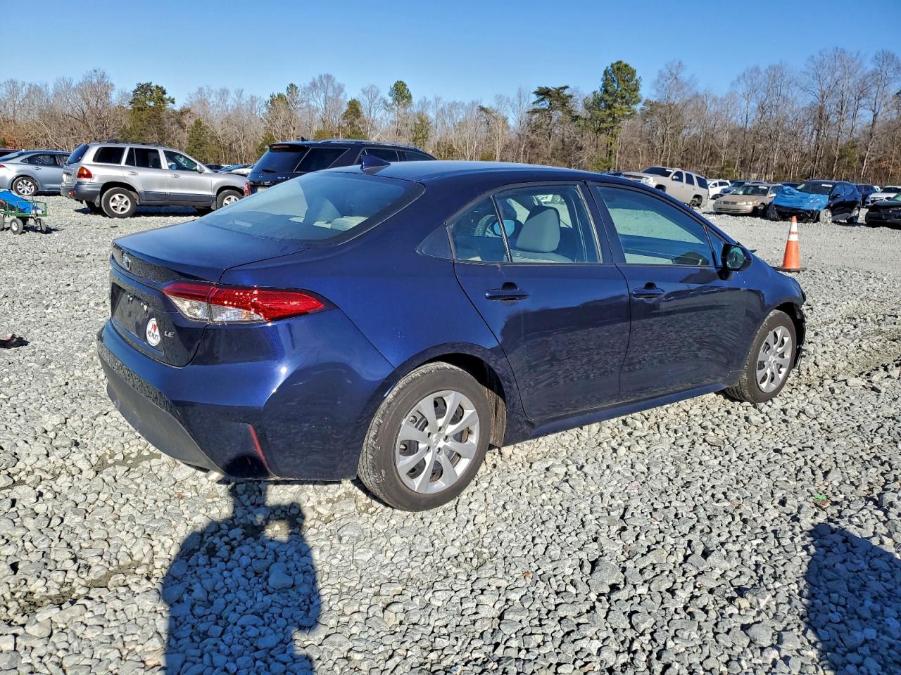 2023 TOYOTA COROLLA LE photo 3