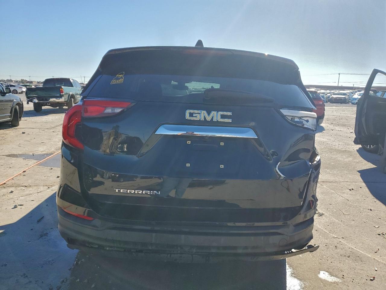 2020 GMC TERRAIN SLE photo 6