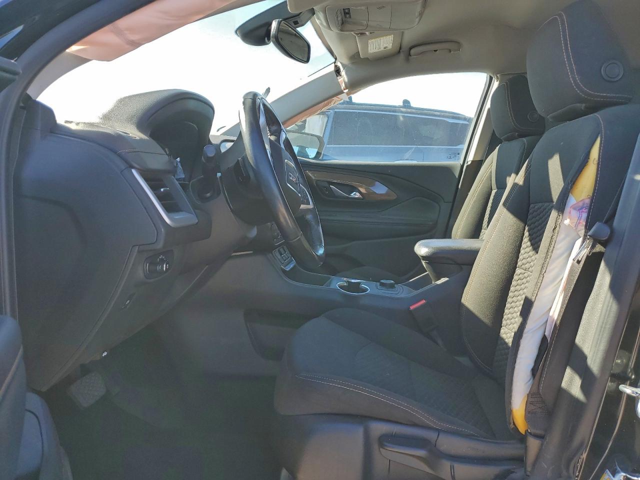 2020 GMC TERRAIN SLE photo 7