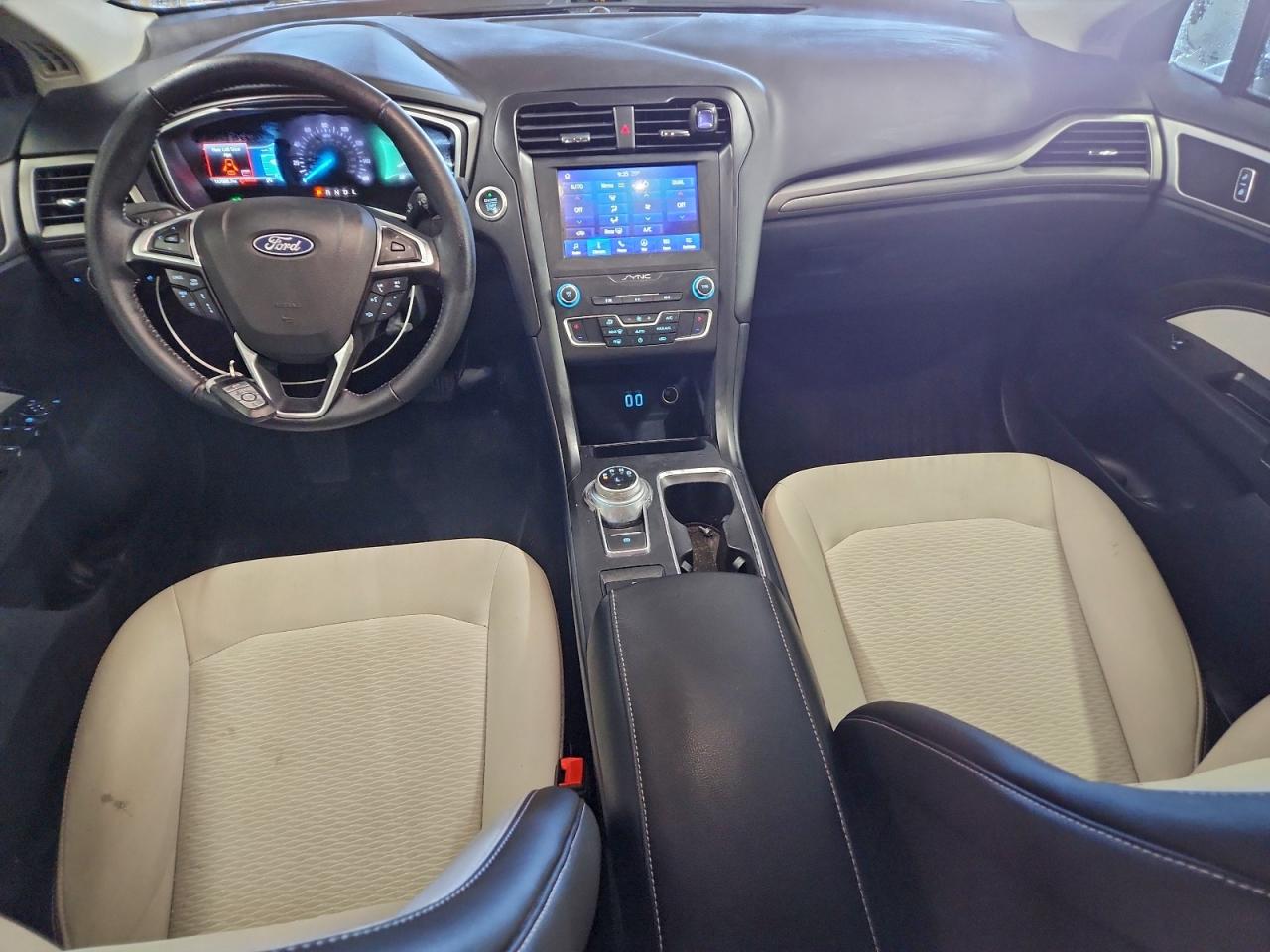 2020 FORD FUSION SE photo 8