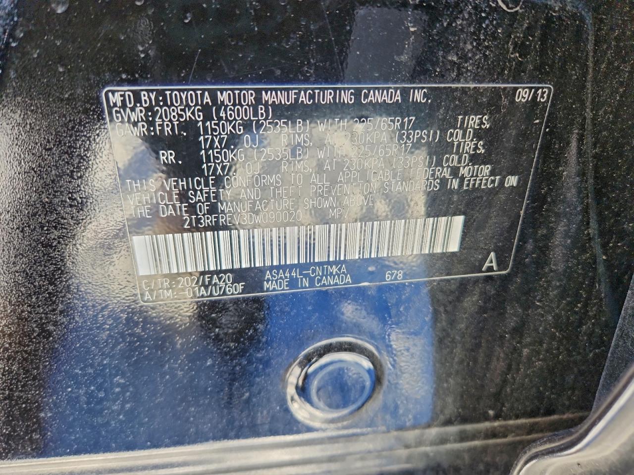 2013 TOYOTA RAV4 XLE photo 13
