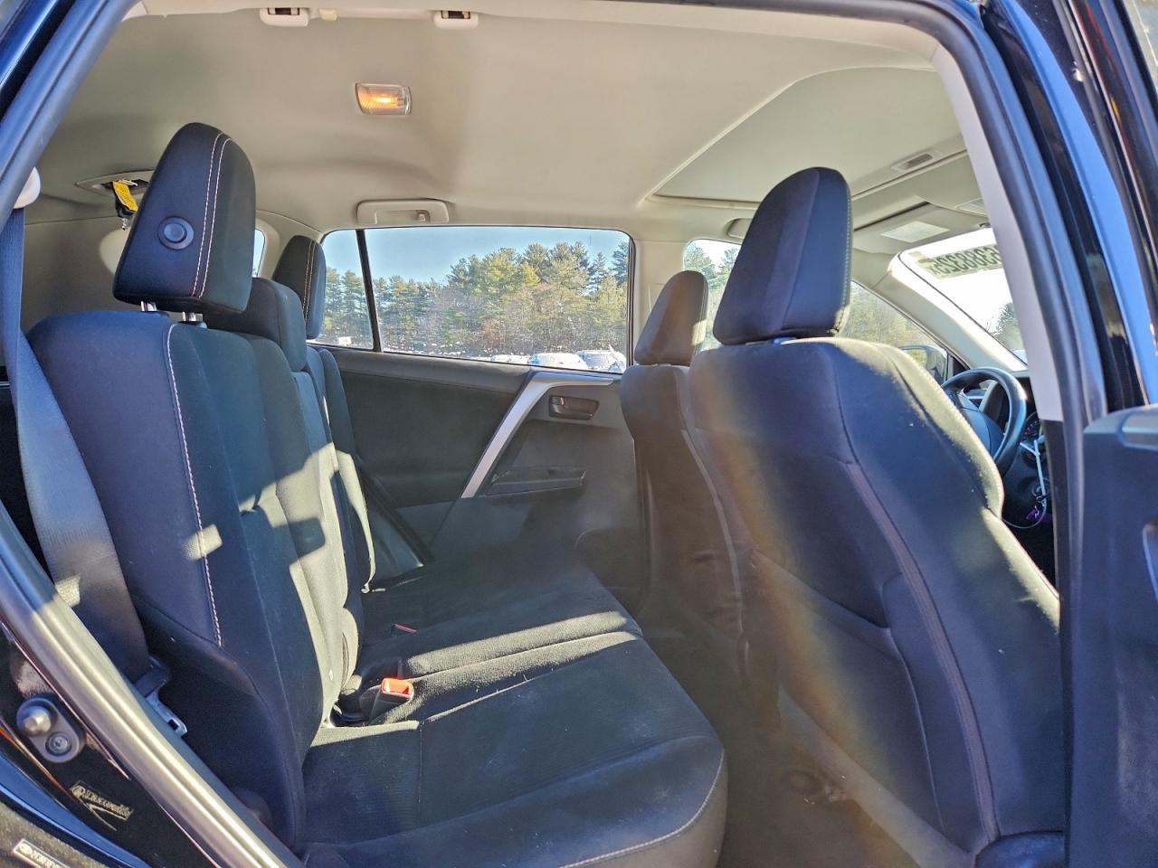 2013 TOYOTA RAV4 XLE photo 11