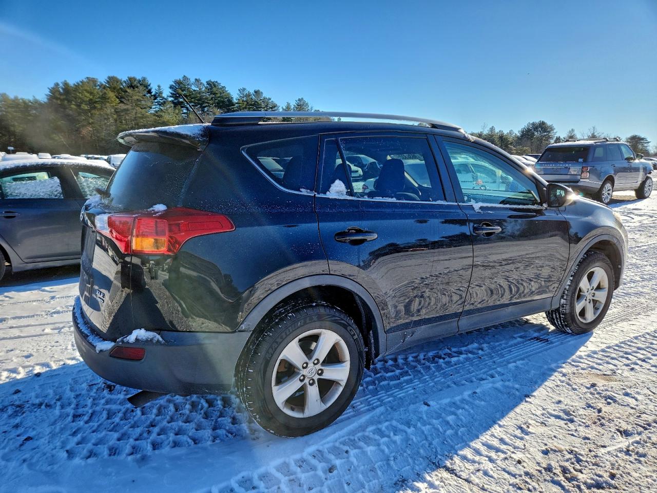 2013 TOYOTA RAV4 XLE photo 3