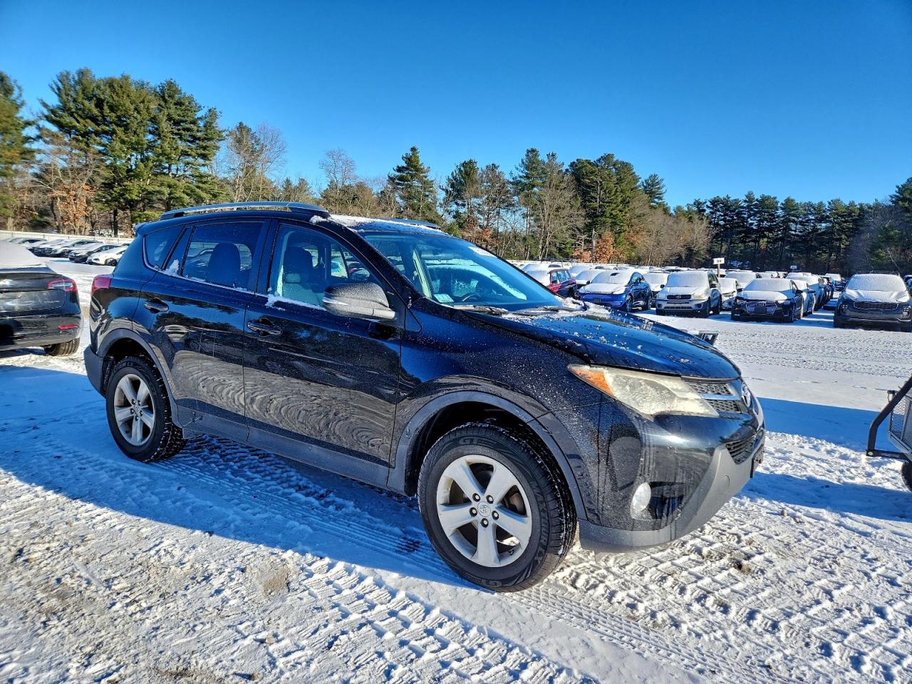 2013 TOYOTA RAV4 XLE photo 4