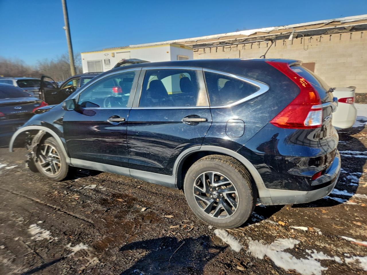 2016 HONDA CR-V SE photo 2