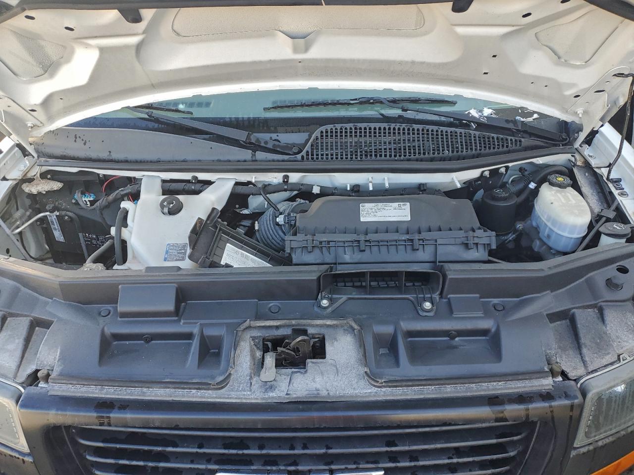 2021 GMC SAVANA BOX TRUCK photo 12
