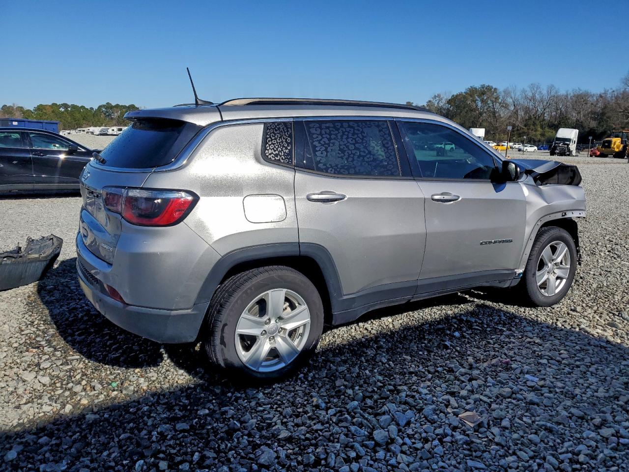 2022 JEEP COMPASS LATITUDE photo 3