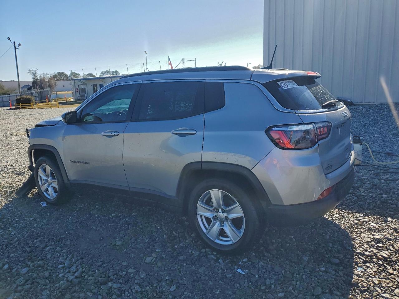 2022 JEEP COMPASS LATITUDE photo 2