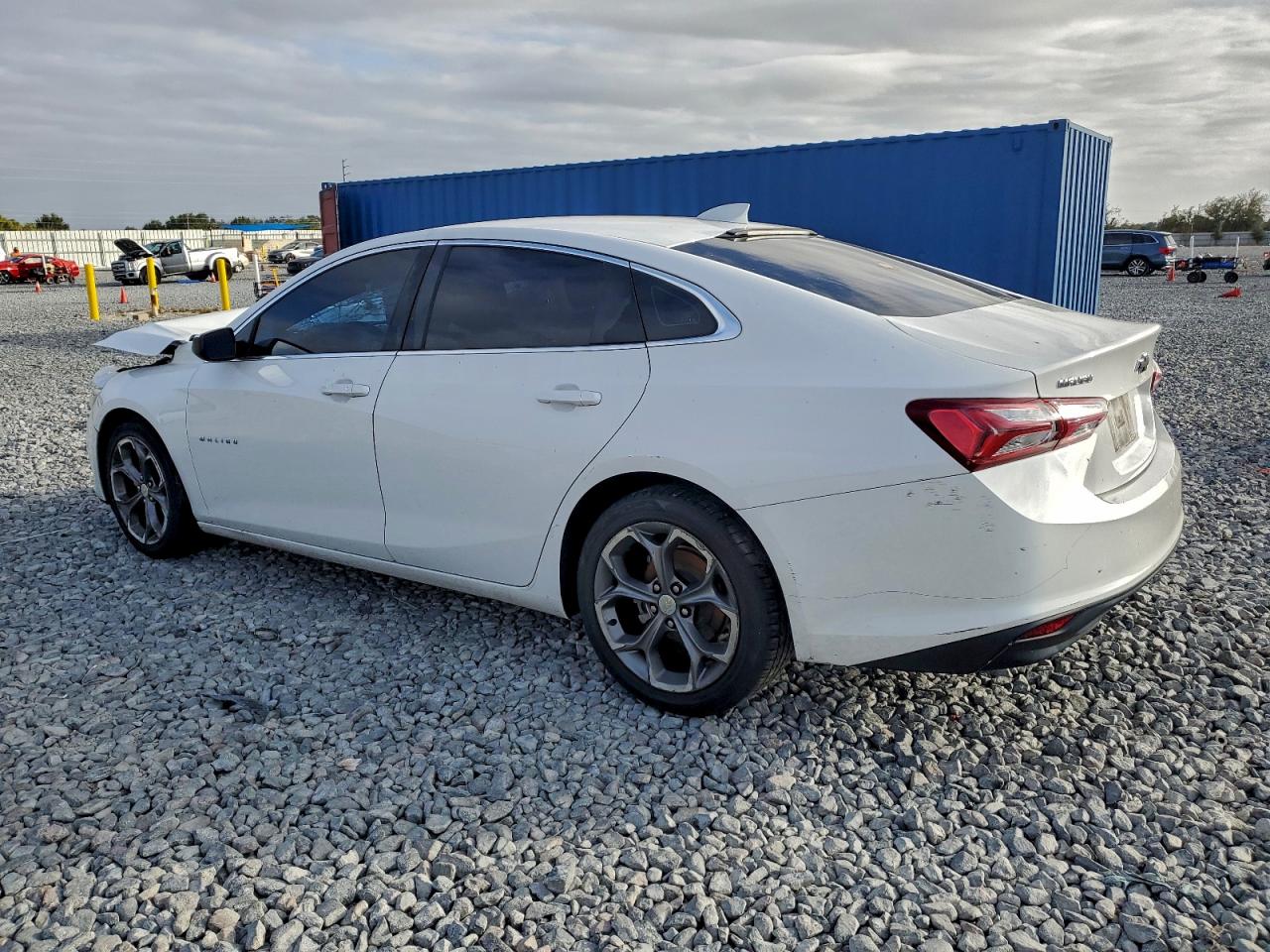 2020 CHEVROLET MALIBU LT photo 2