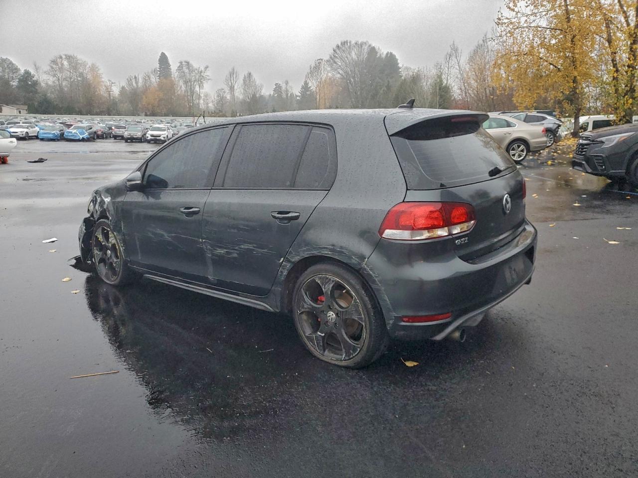 2011 VOLKSWAGEN GTI photo 4