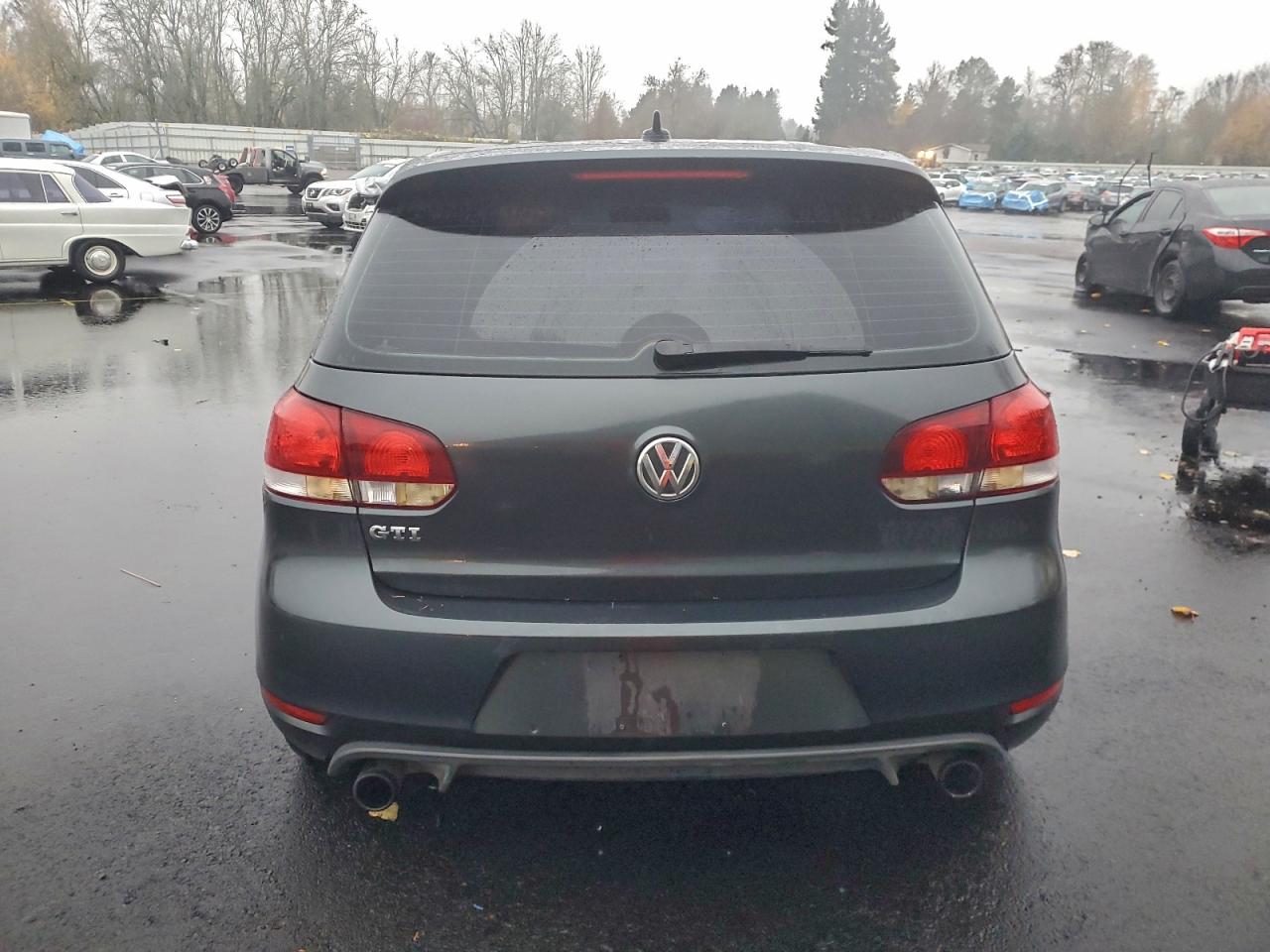 2011 VOLKSWAGEN GTI photo 16