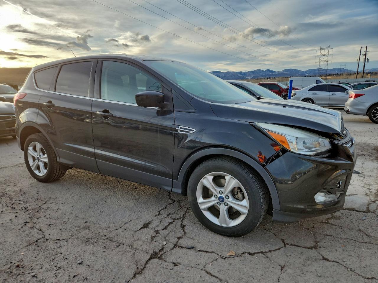 2015 FORD ESCAPE SE photo 4