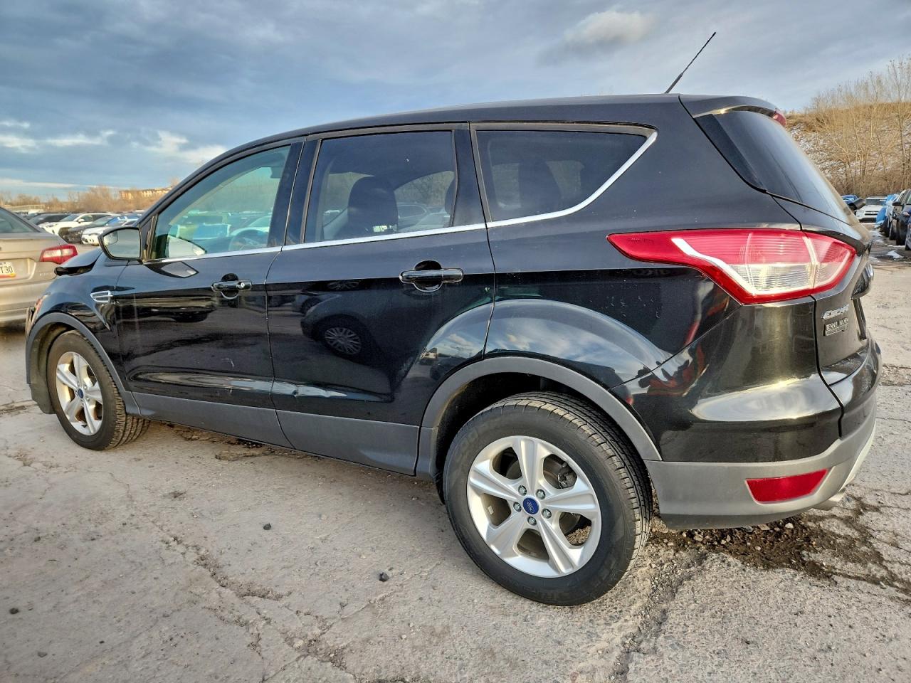 2015 FORD ESCAPE SE photo 2