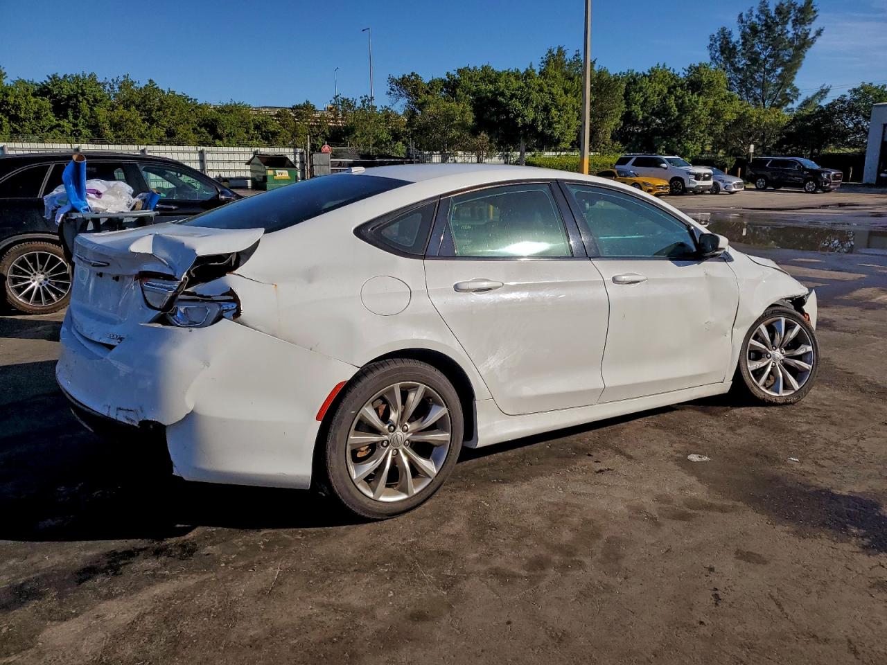 2015 CHRYSLER 200 S photo 3