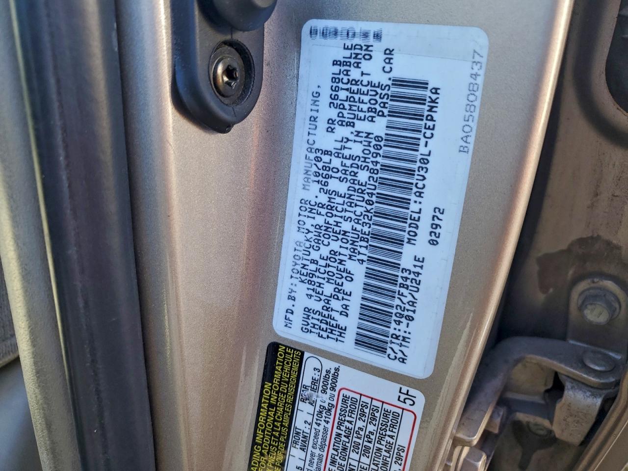 2004 TOYOTA CAMRY LE photo 12