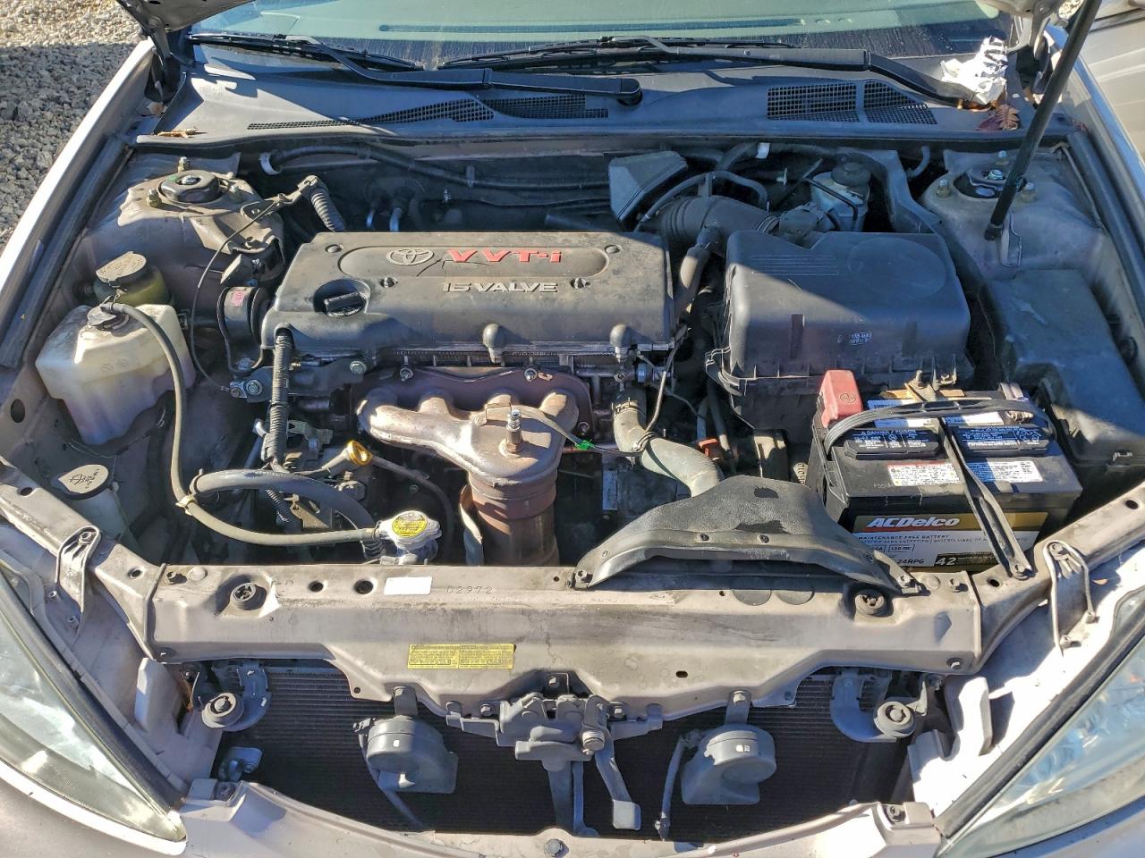2004 TOYOTA CAMRY LE photo 11