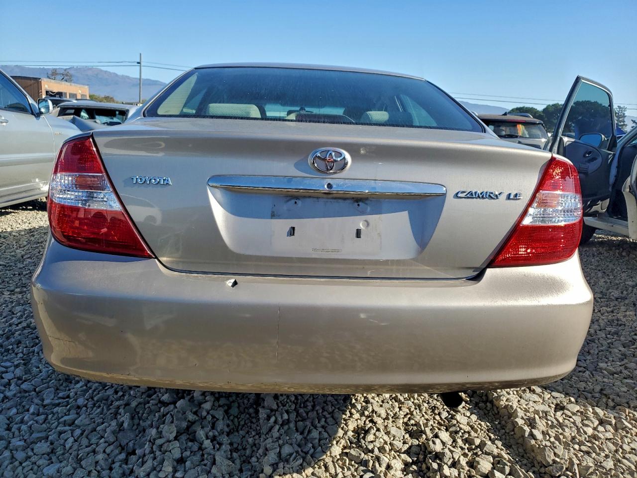 2004 TOYOTA CAMRY LE photo 6