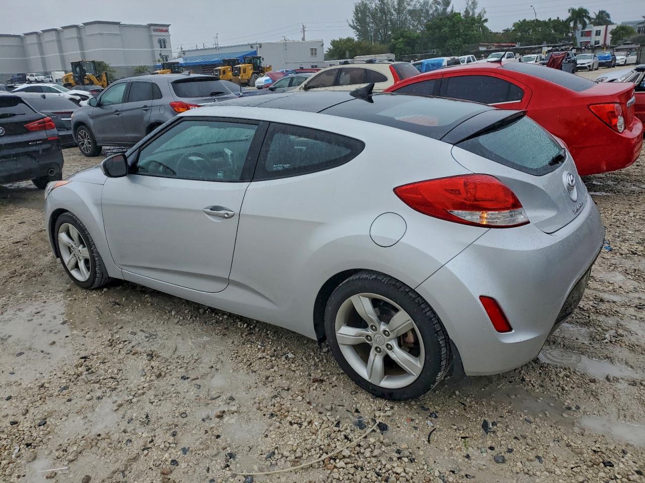 2014 HYUNDAI VELOSTER photo 2