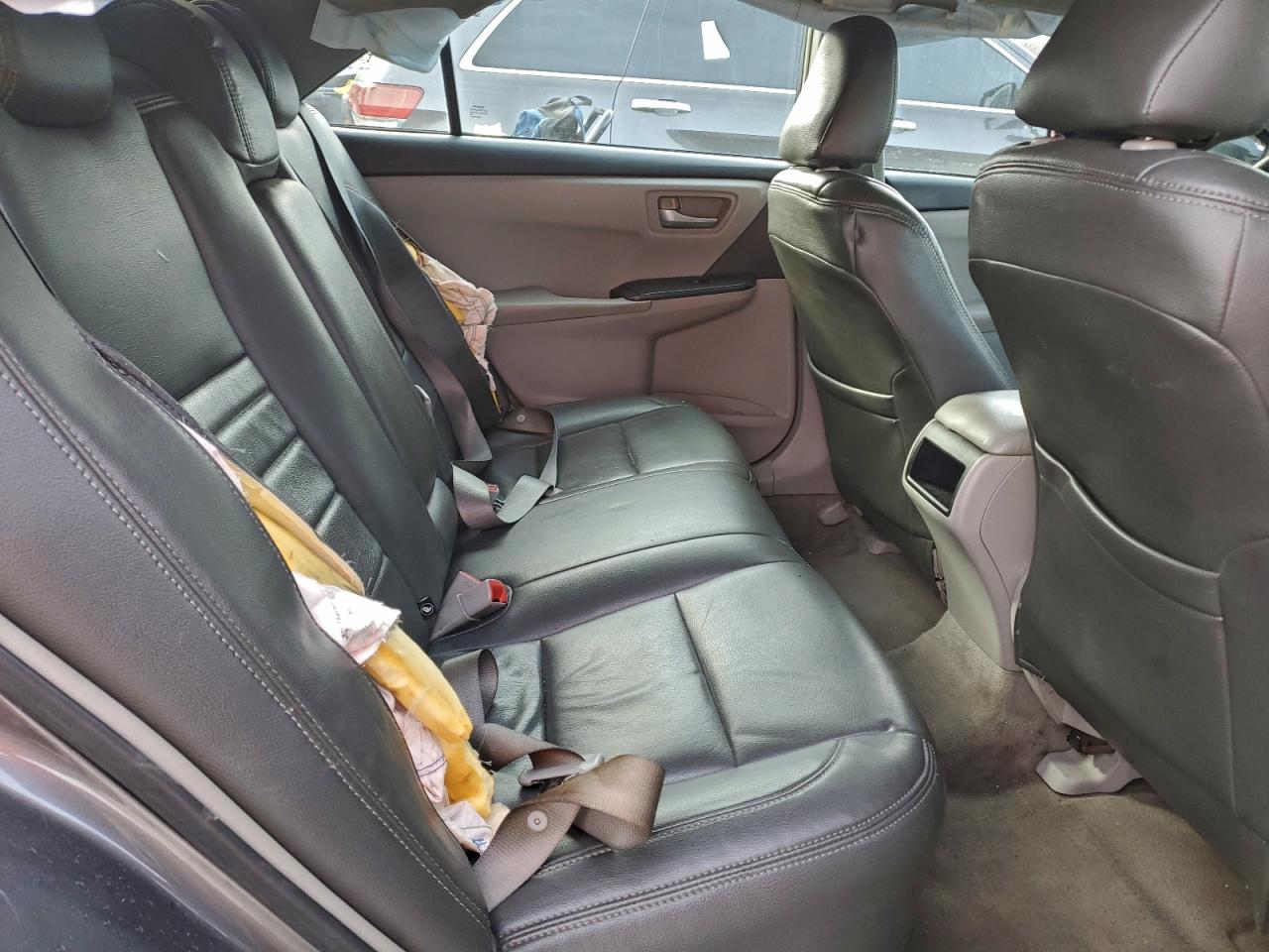 2016 TOYOTA CAMRY LE photo 10