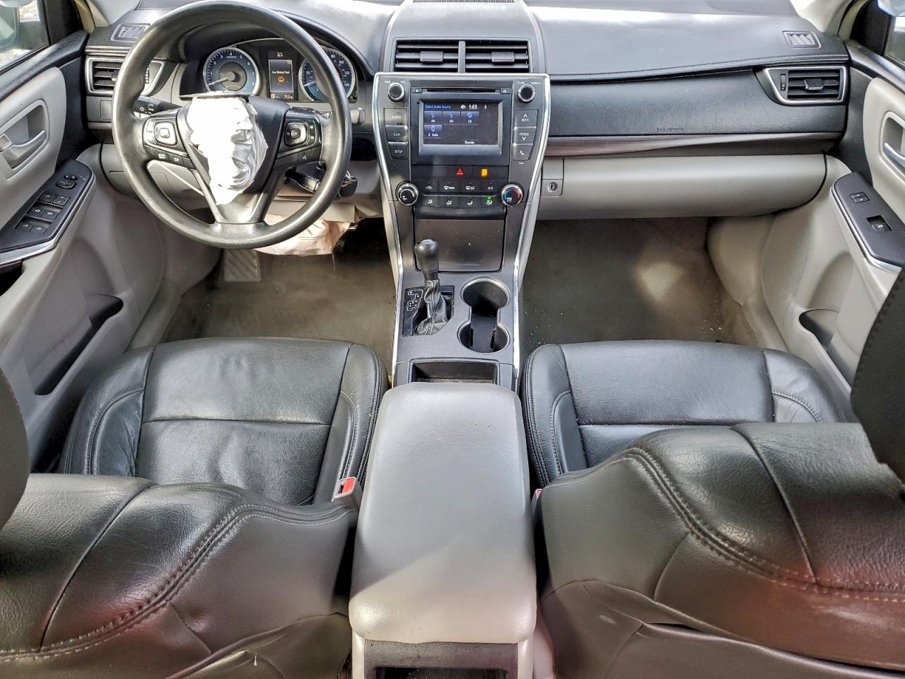 2016 TOYOTA CAMRY LE photo 8