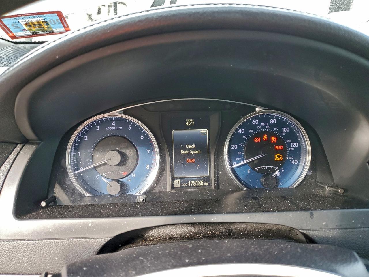 2016 TOYOTA CAMRY LE photo 9