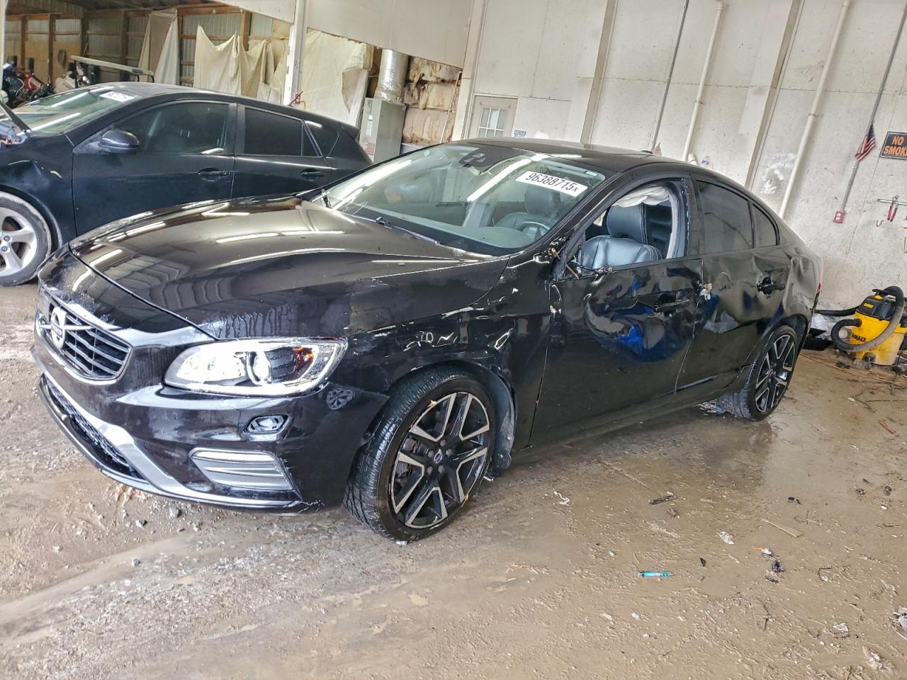2017 VOLVO S60
