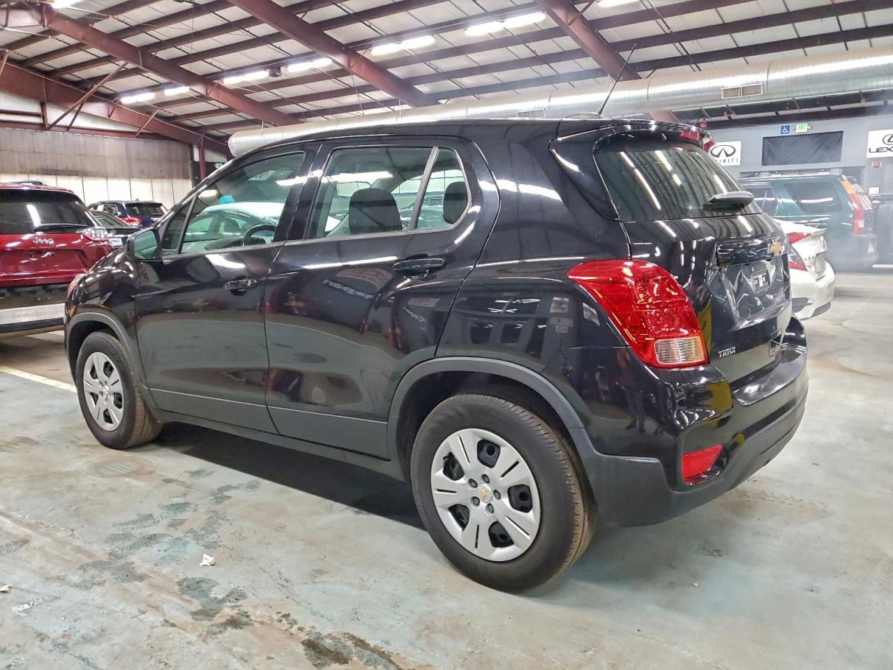 2018 CHEVROLET TRAX LS photo 2