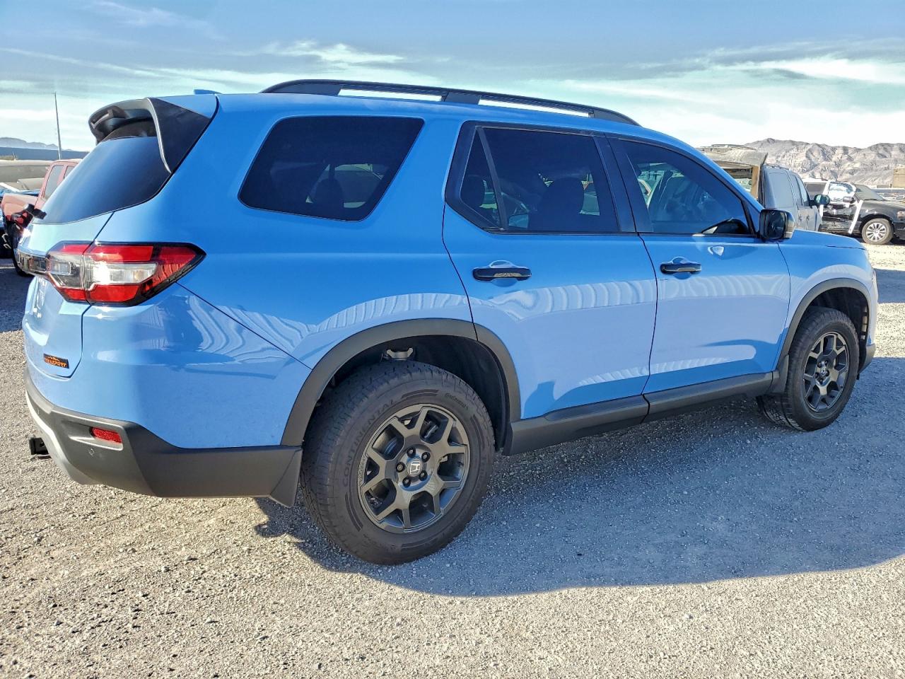 2025 HONDA PILOT TRAILSPORT photo 3