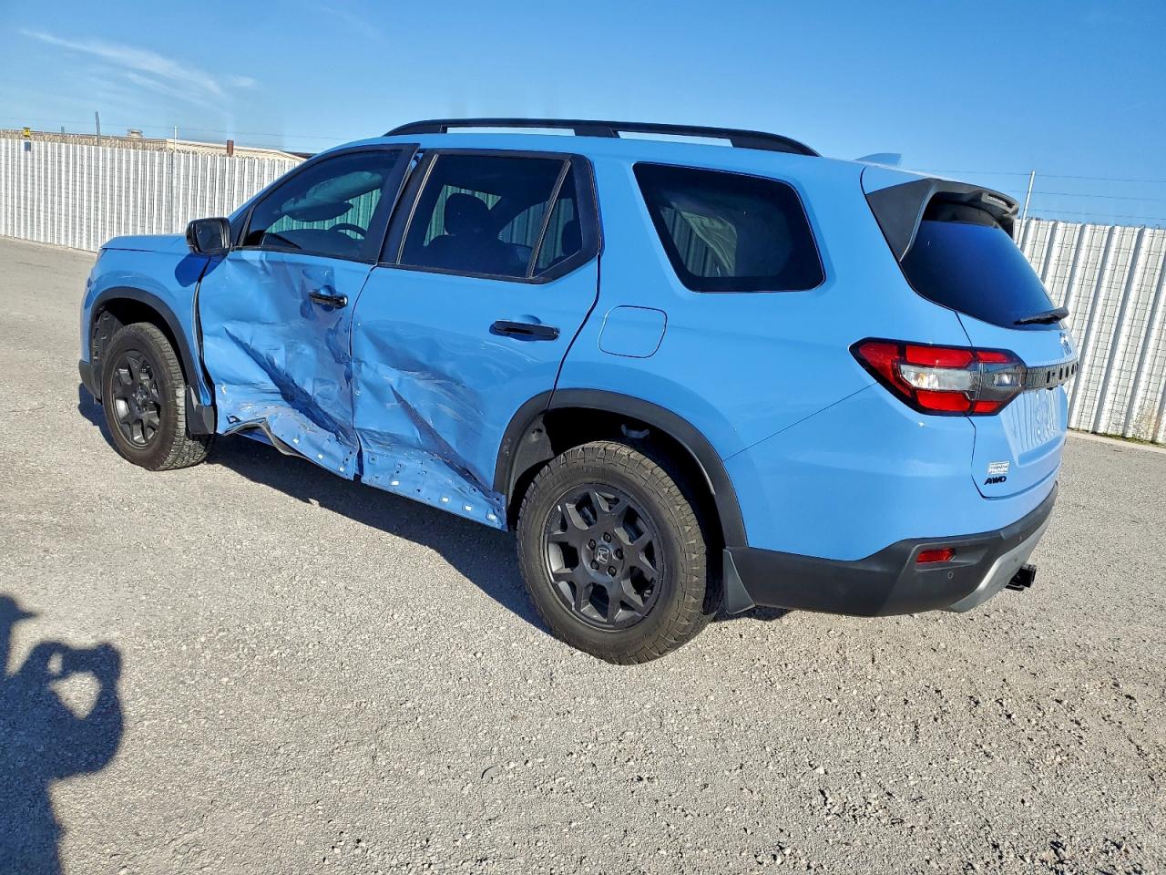 2025 HONDA PILOT TRAILSPORT photo 2