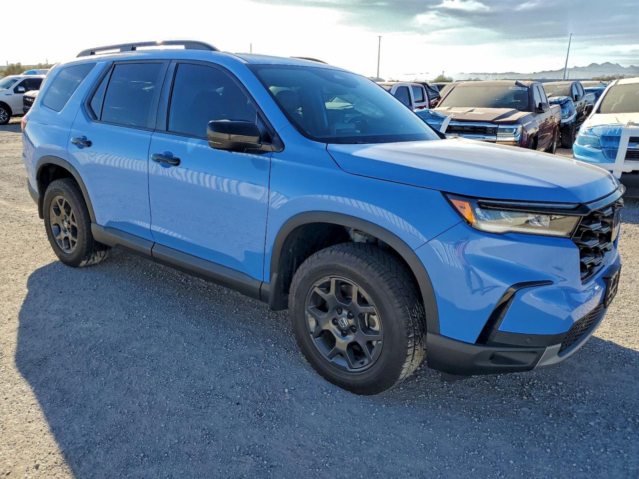 2025 HONDA PILOT TRAILSPORT photo 4