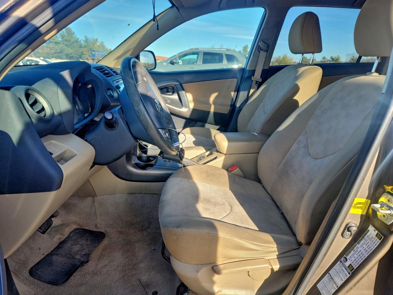 2012 TOYOTA RAV4 photo 7
