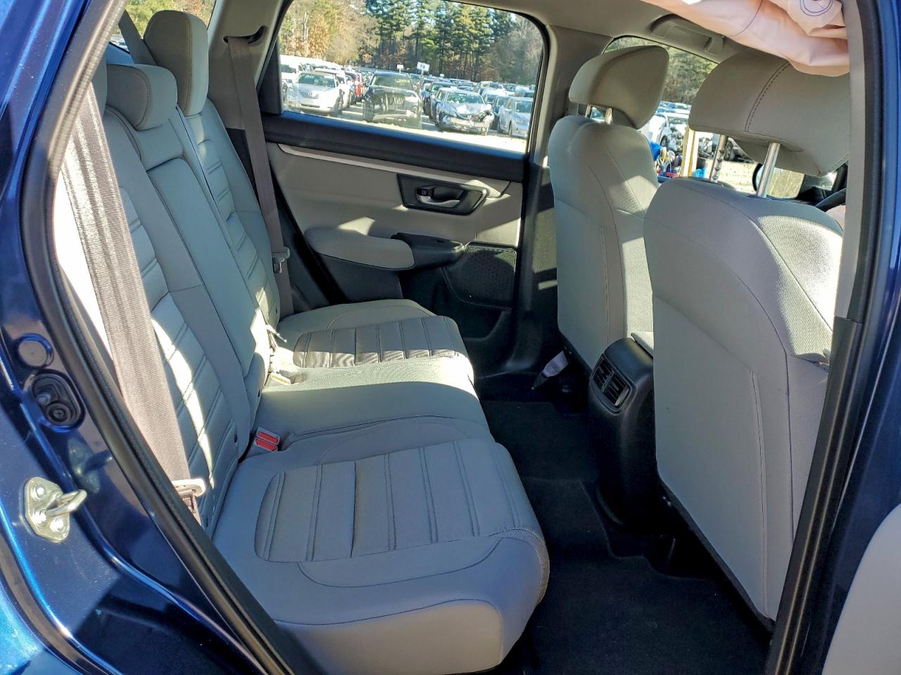 2018 HONDA CR-V LX photo 11