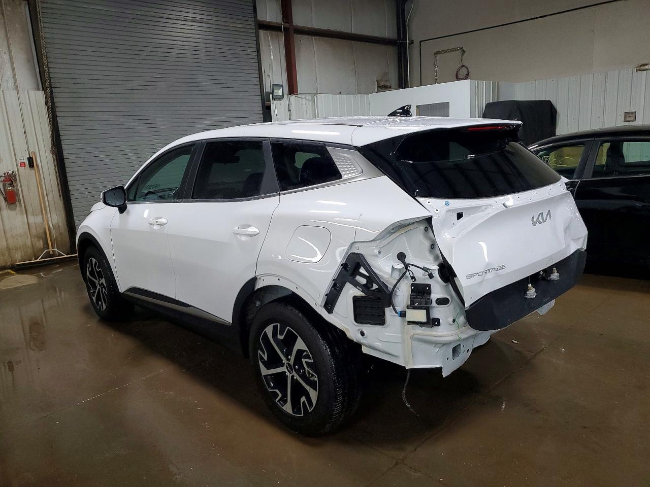 2025 KIA SPORTAGE EX photo 2
