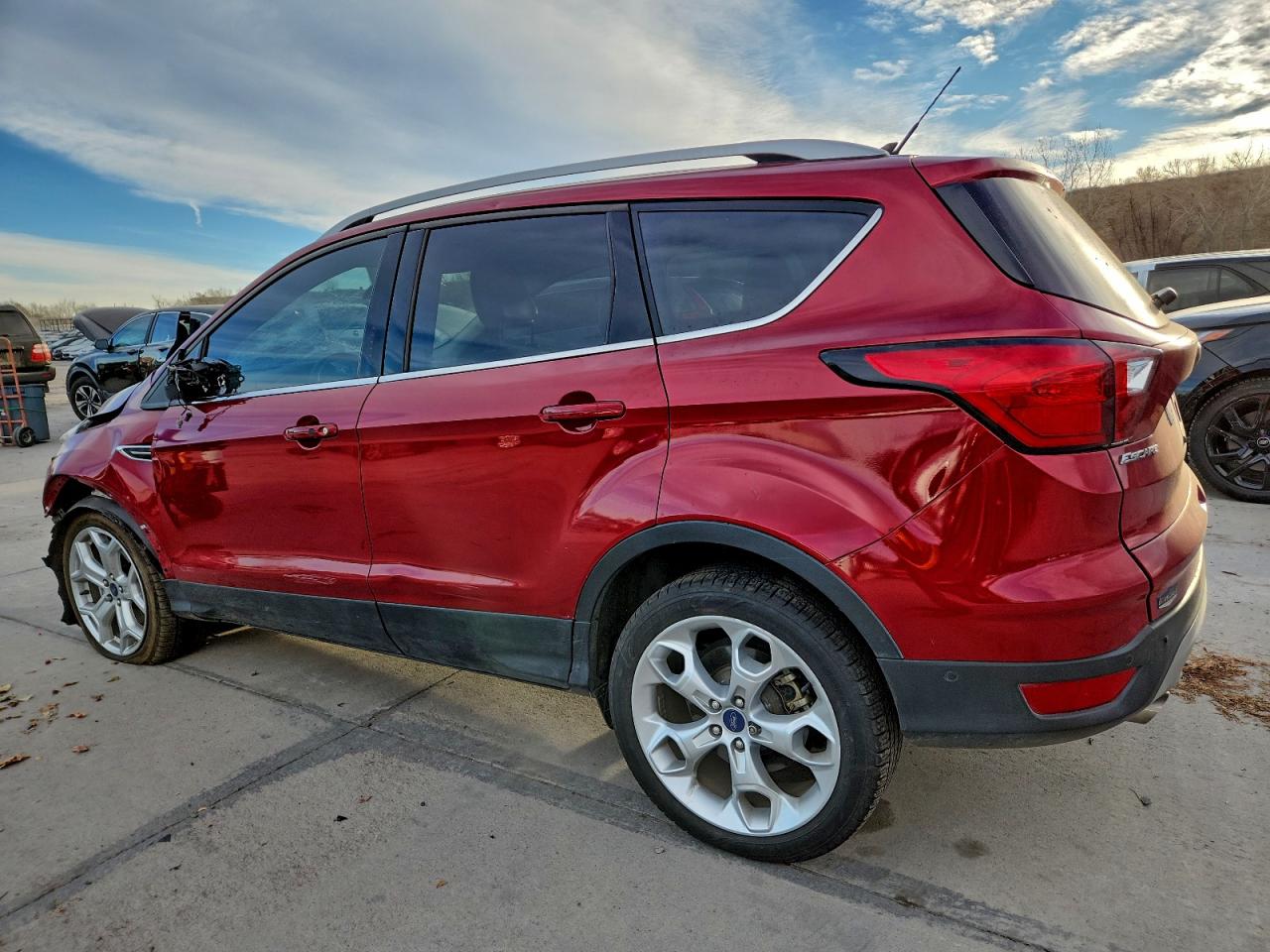 2019 FORD ESCAPE TITANIUM photo 2