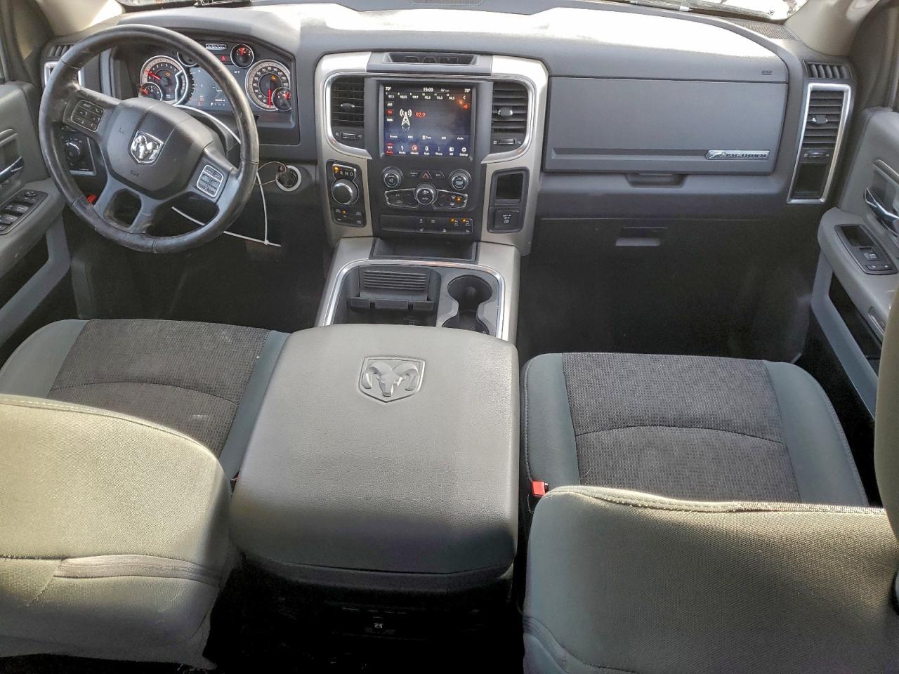 2018 RAM 1500 SLT photo 8