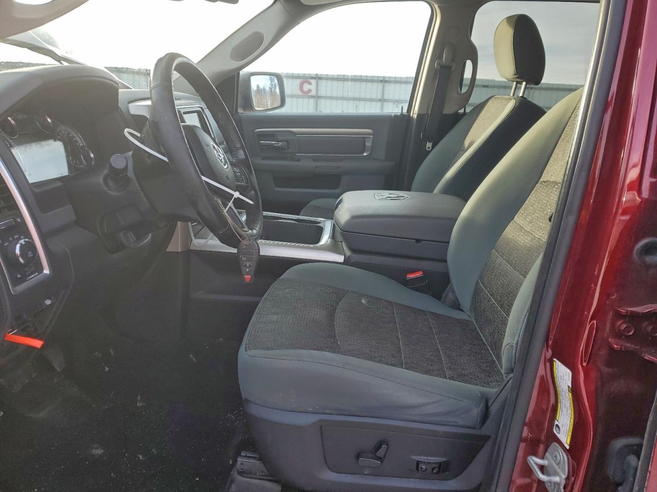 2018 RAM 1500 SLT photo 7