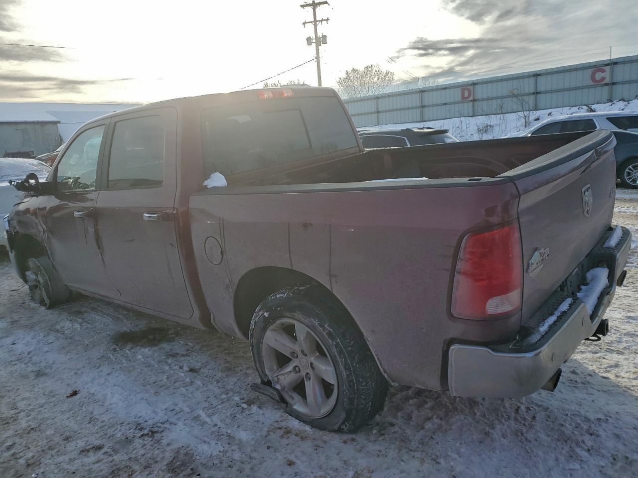 2018 RAM 1500 SLT photo 2