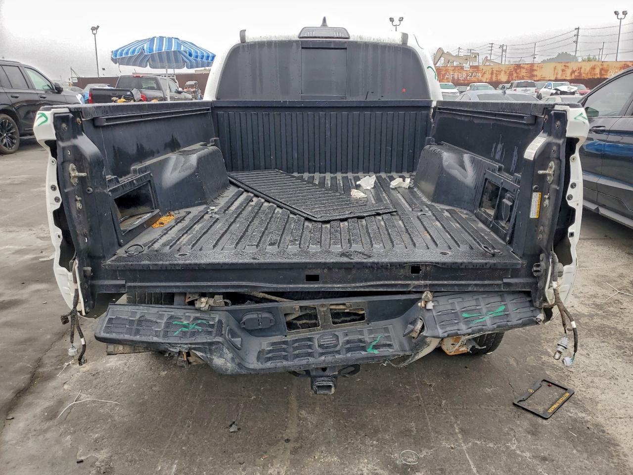 2017 TOYOTA TACOMA DOUBLE CAB photo 6