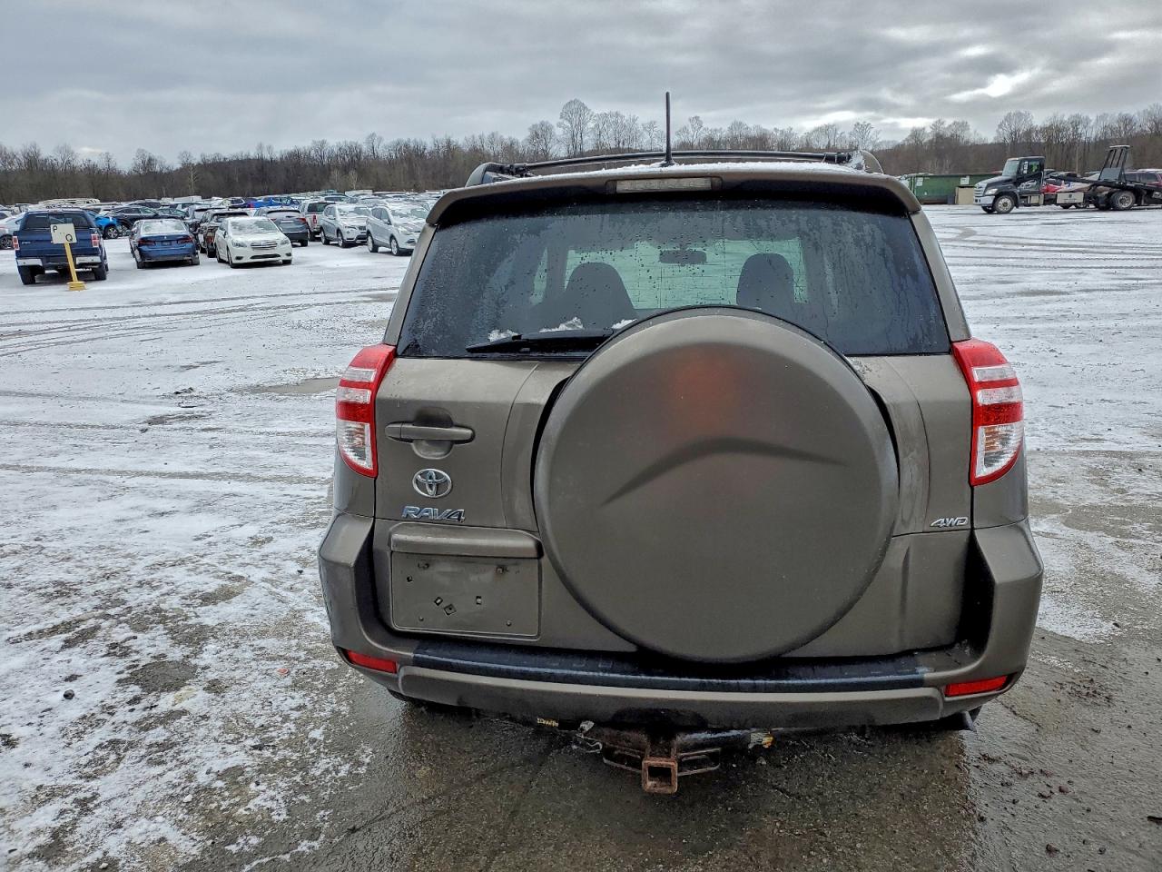 2011 TOYOTA RAV4 photo 6