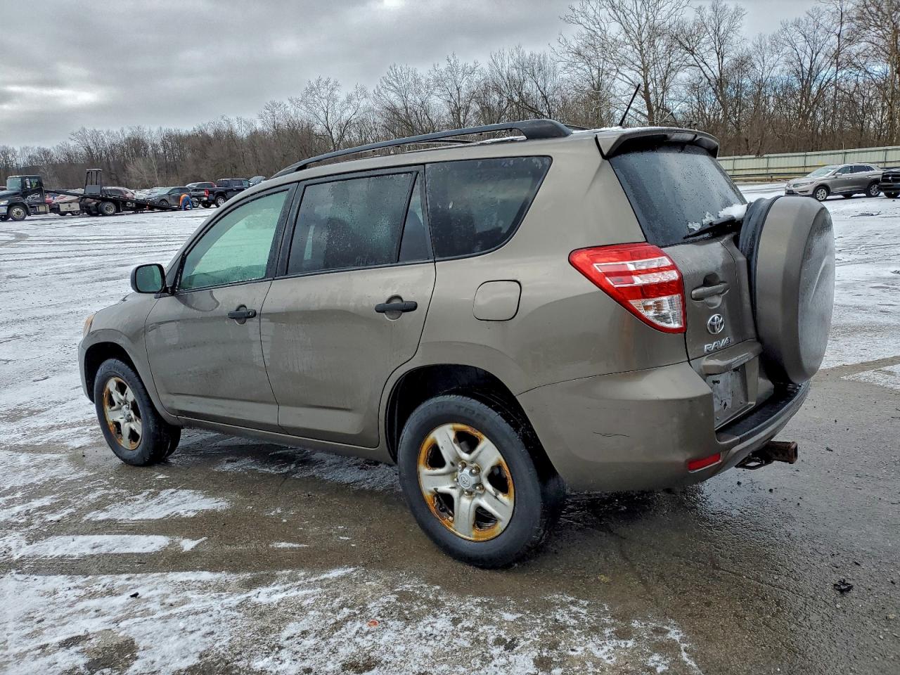 2011 TOYOTA RAV4 photo 2