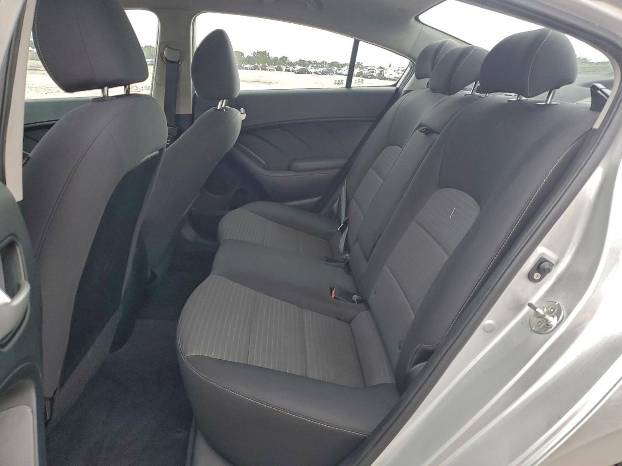 2018 KIA FORTE LX photo 10