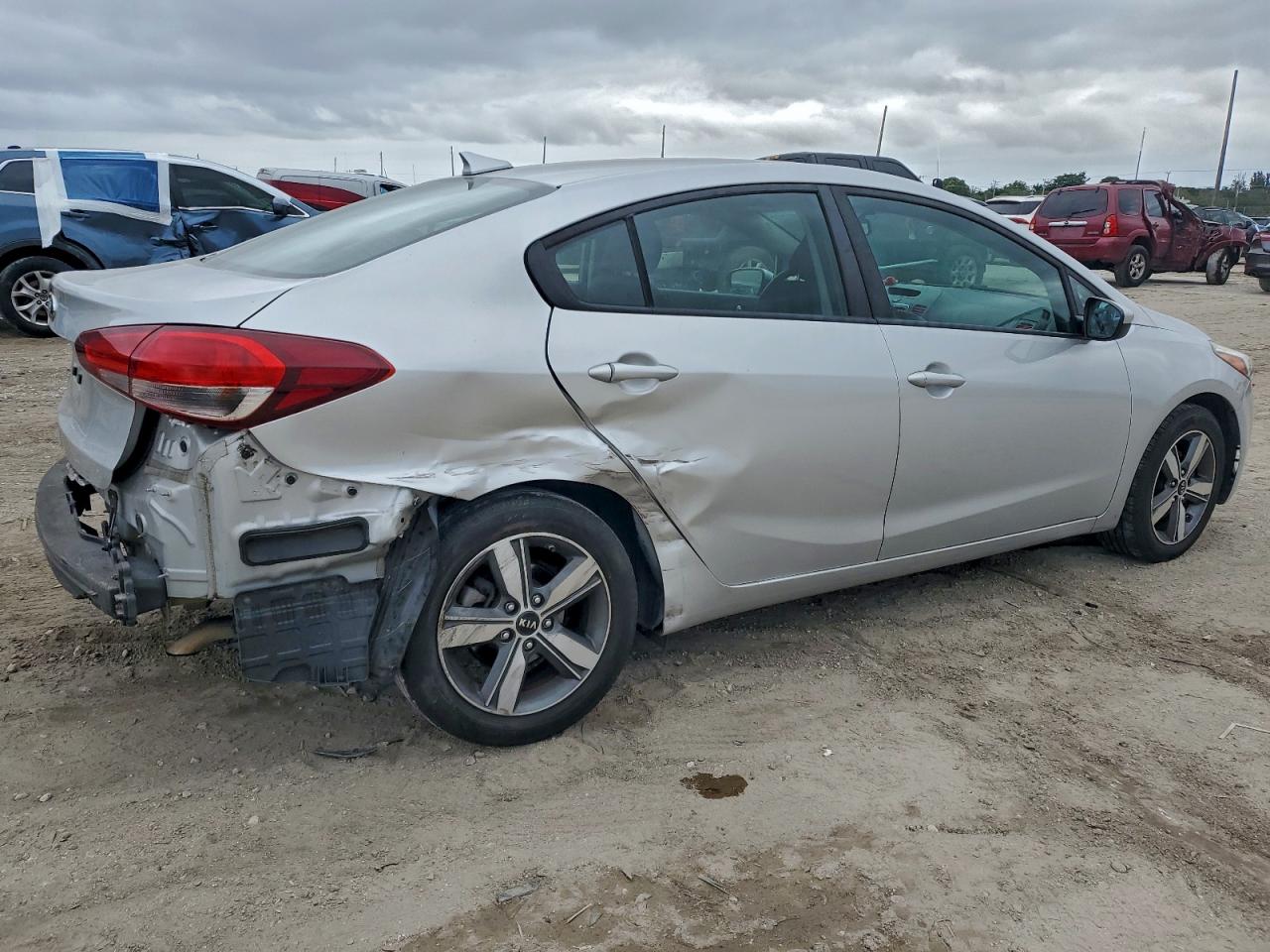 2018 KIA FORTE LX photo 3