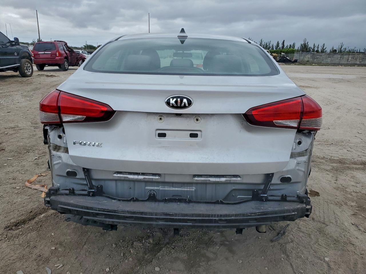 2018 KIA FORTE LX photo 6