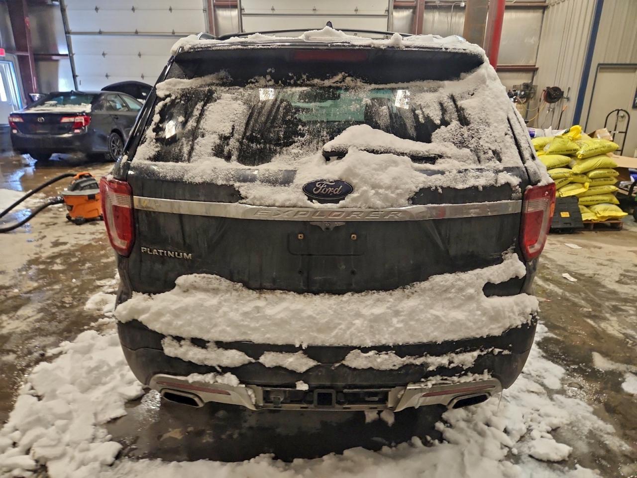 2017 FORD EXPLORER PLATINUM photo 6