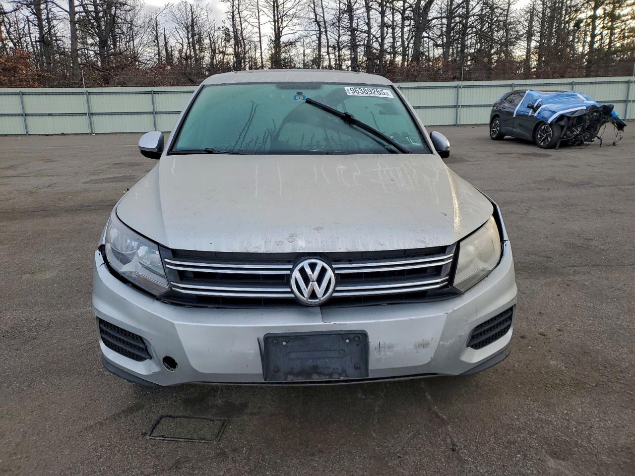 2013 VOLKSWAGEN TIGUAN S photo 5