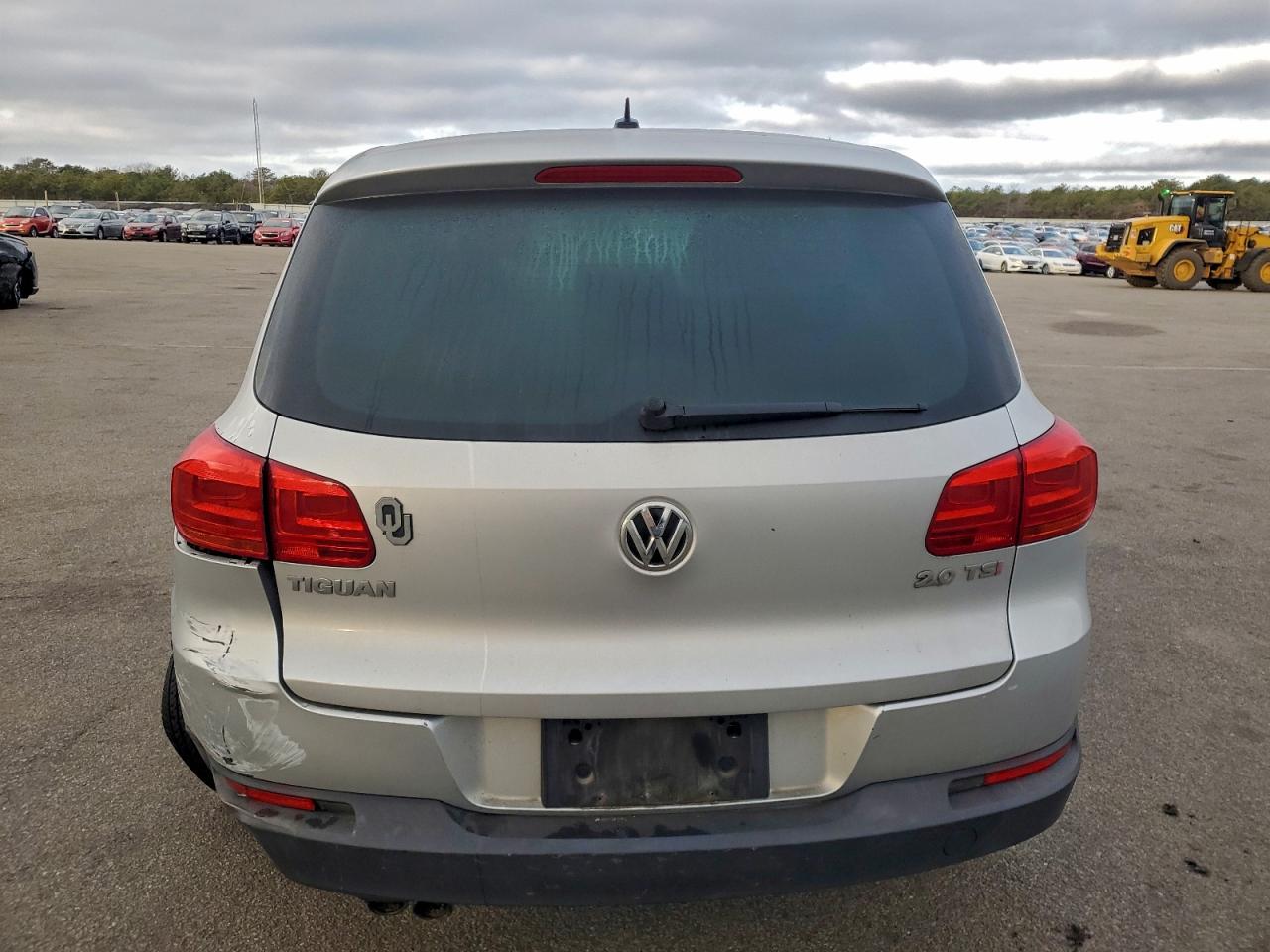 2013 VOLKSWAGEN TIGUAN S photo 6
