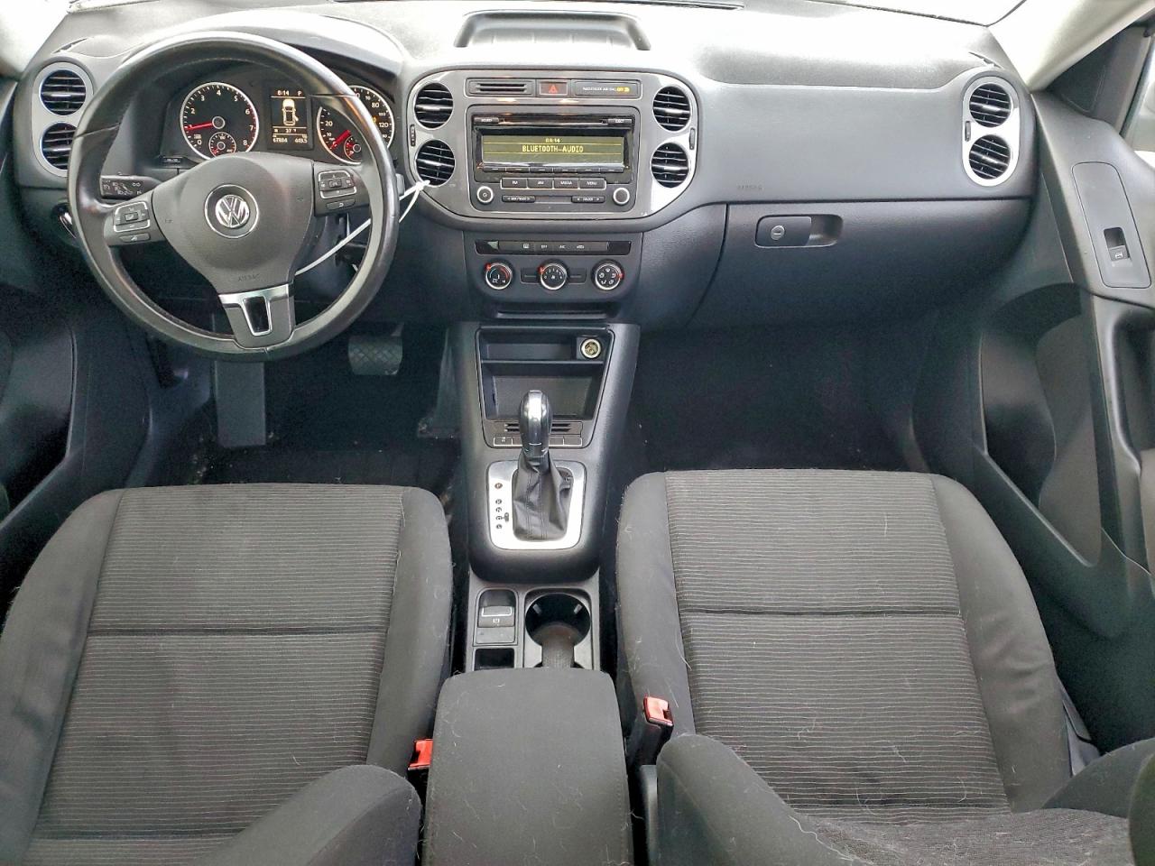 2013 VOLKSWAGEN TIGUAN S photo 8